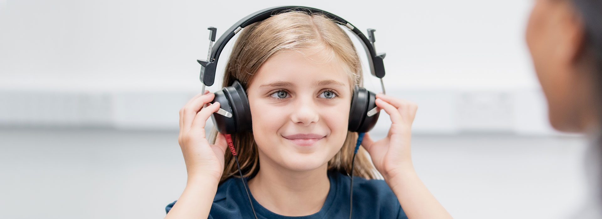 dd45-headset-on-child