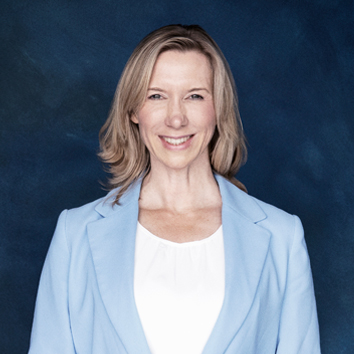 demant_bestyrelse_marts252684-katrin-pucknat-blue-background-354x354