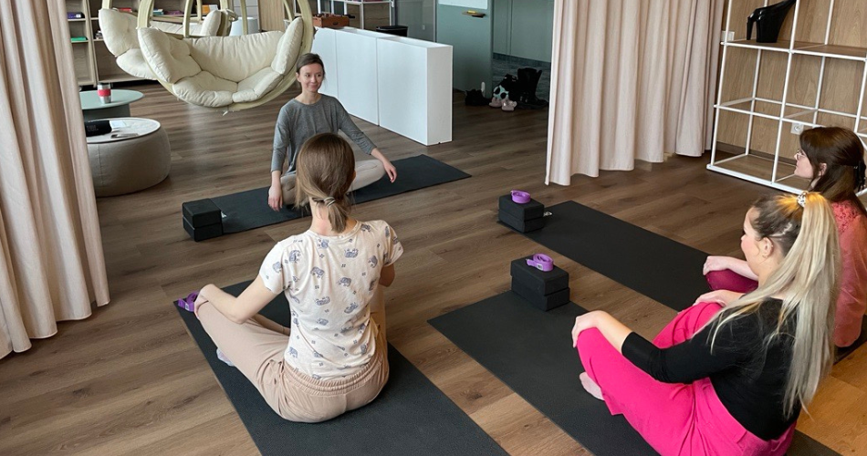 grafika_w_tekscie_sztuka_doceniania_podsumowanie_tygodni_doceniania_pracownika_w_demant_2