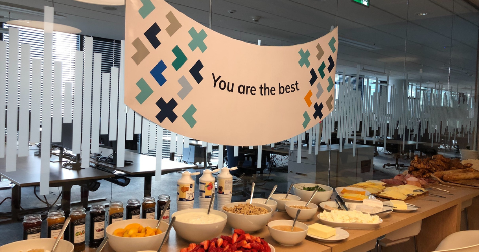 grafika_w_tekscie_sztuka_doceniania_podsumowanie_tygodni_doceniania_pracownika_w_demant_3