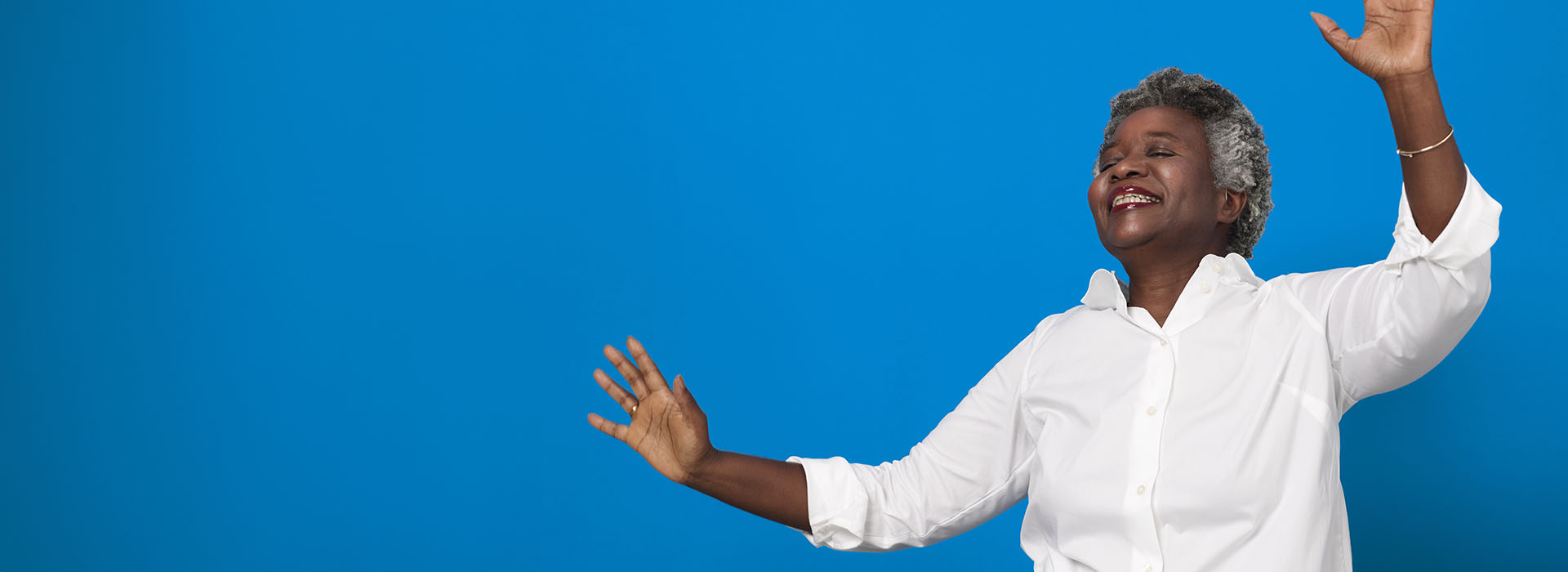 ph_web_blue_dancing_single_01_24-h1_1920x700