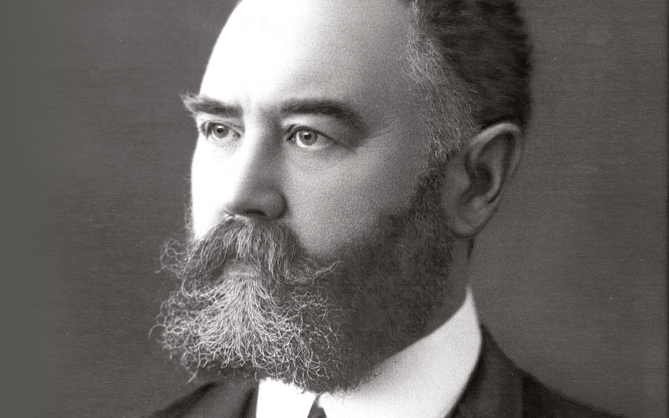 960x600-v2-our-heritage-hans-demant