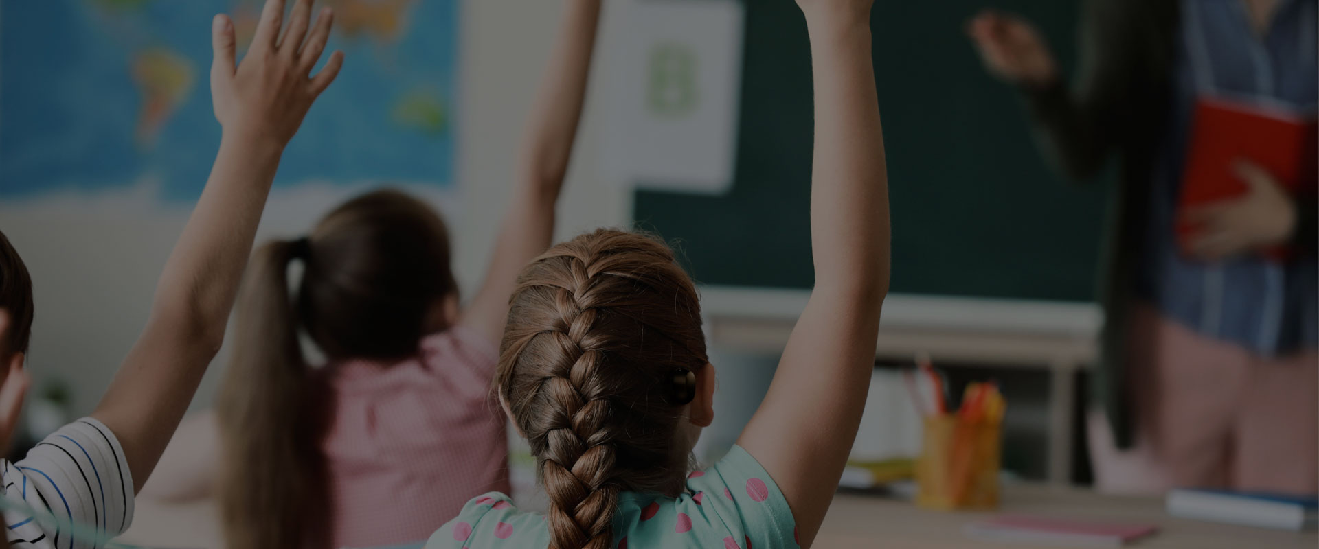 1920x800-language-learning-being-a-child