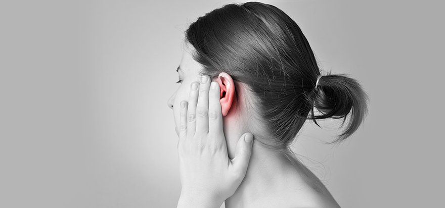 blogfr_femmeoreille_tinnituspmyths