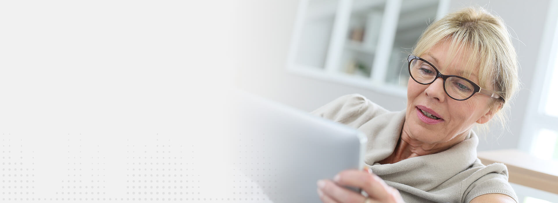 introbanner-hearingtest-woman-1920x700