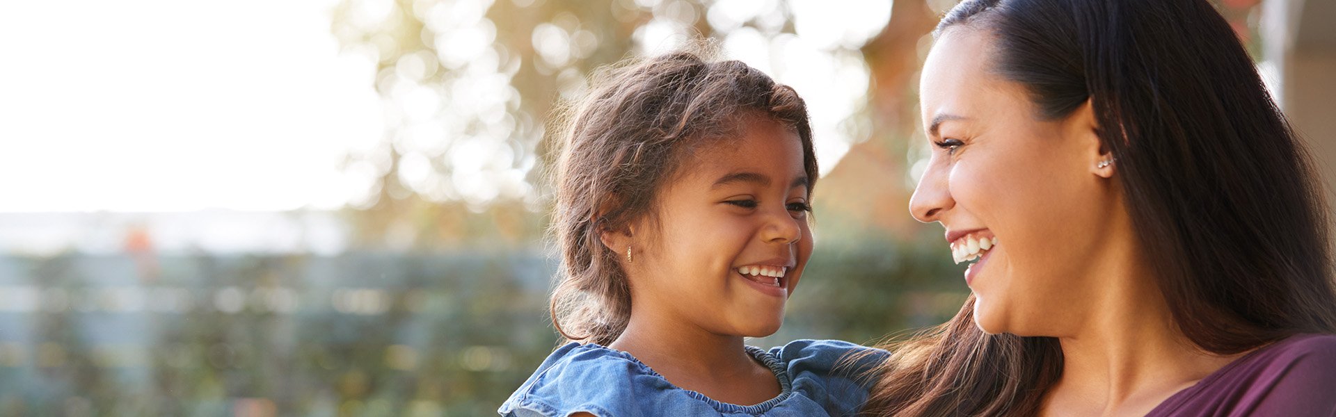 1920x600_for_parents__mom-and-daughter